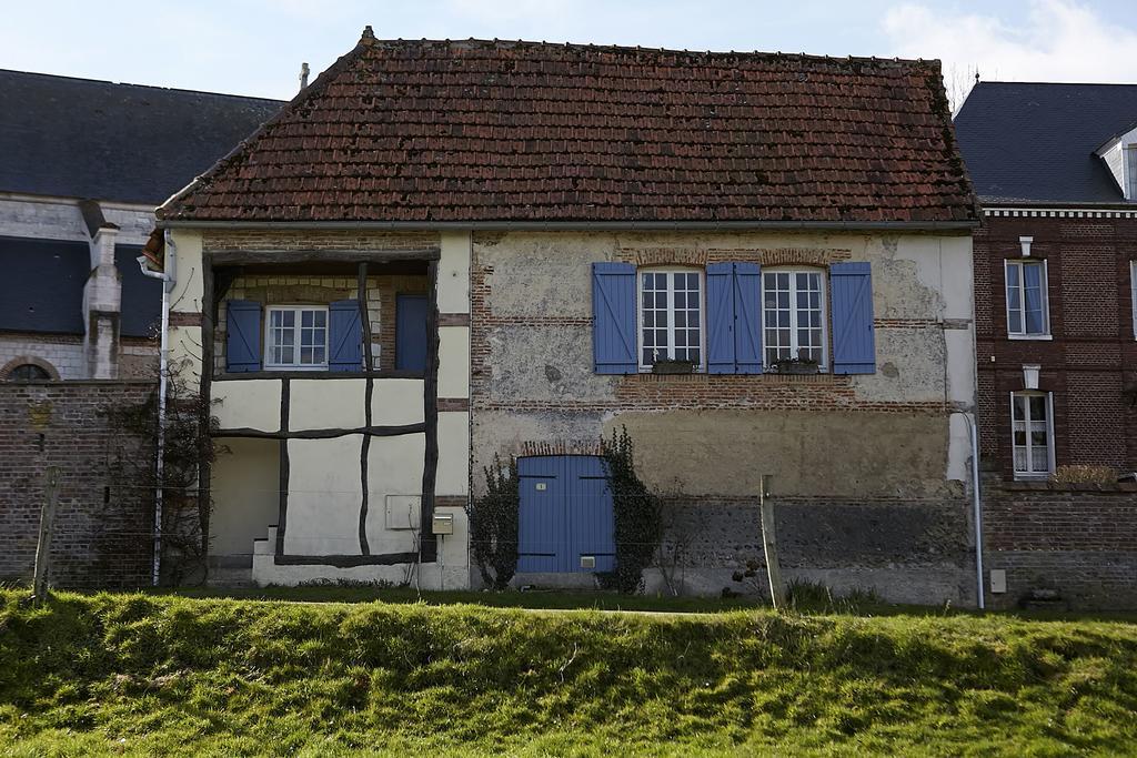 Du Presbytere De L'abbe L'hermina